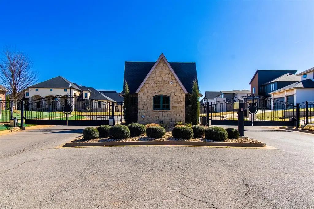 13400 Emerald Island Drive, Oklahoma City