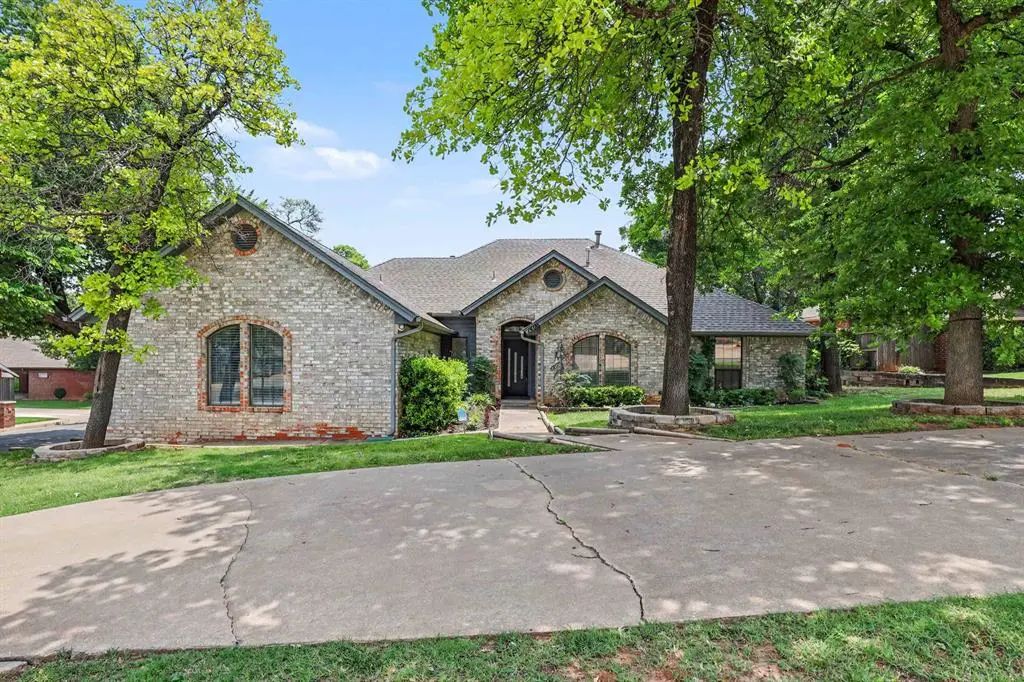 1400 Sandhurst Circle, Edmond, OK, 73034 For Sale