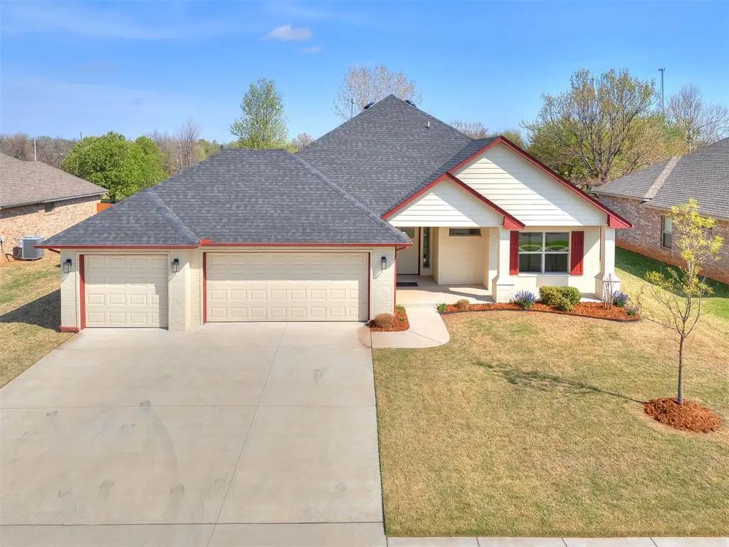 Residential for Sale by 1525 Nw 17th Place in the Newcastle, located in the neighborhood of Meadow Crk Add Sec Two