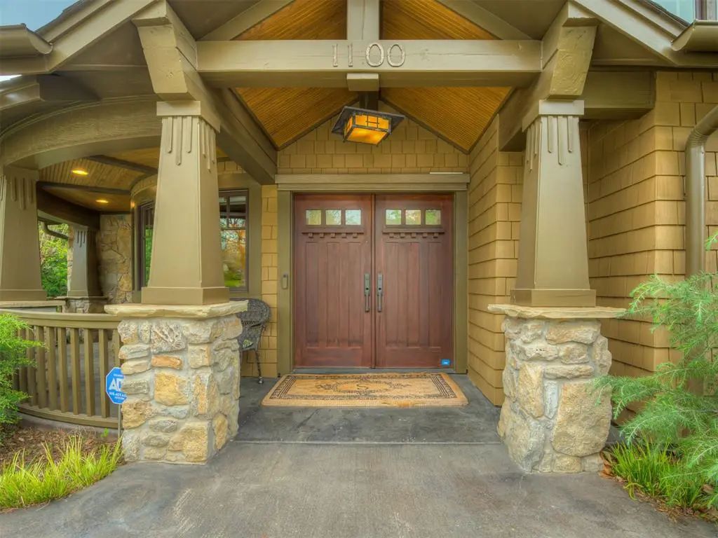 1100 Woodrow Court, Norman