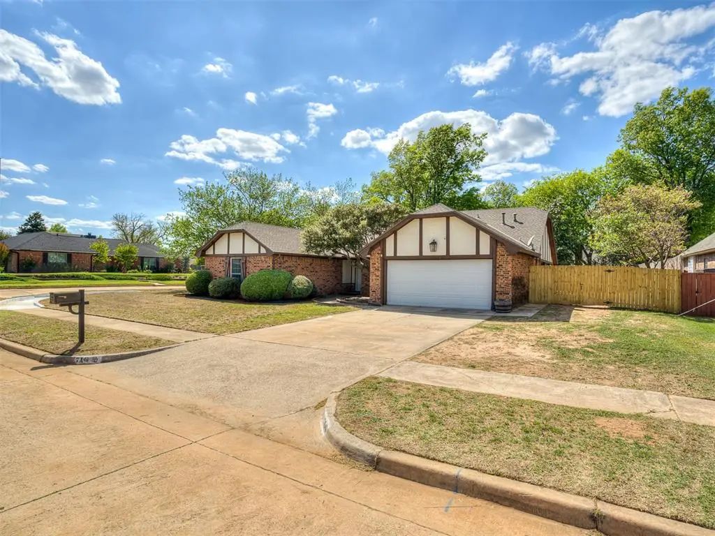 716 Landsdowne Drive, Norman