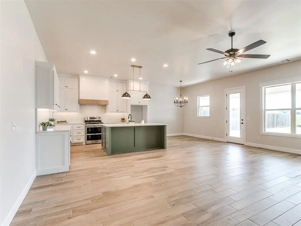 713 Summit Hollow Drive, Norman