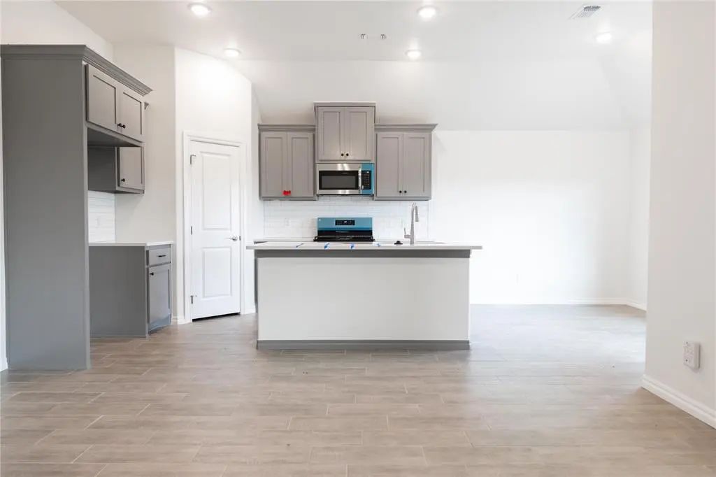 2208 Nw 170th Street, Edmond