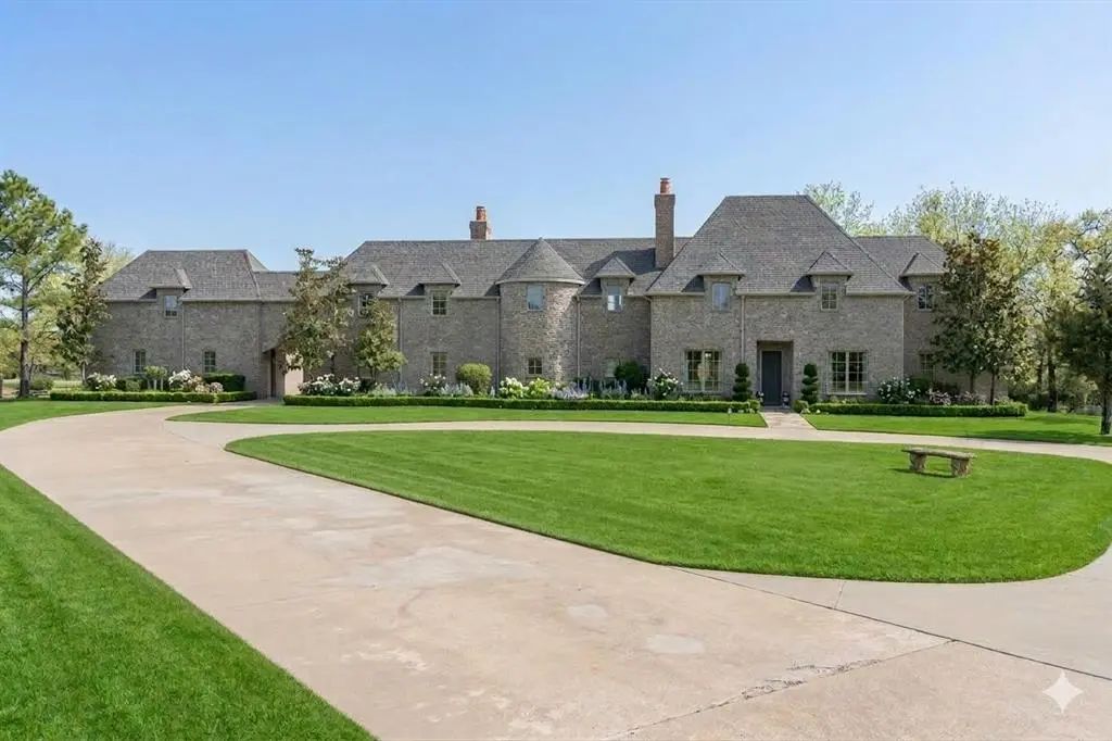 Residential Real Estate for Sale located in the neighborhood of Quo Vadis Ii, in the city of Arcadia, OK