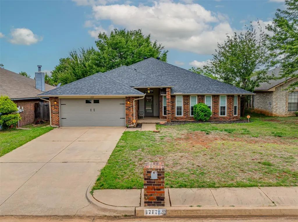 1717 Rocky Mountain Way, Edmond