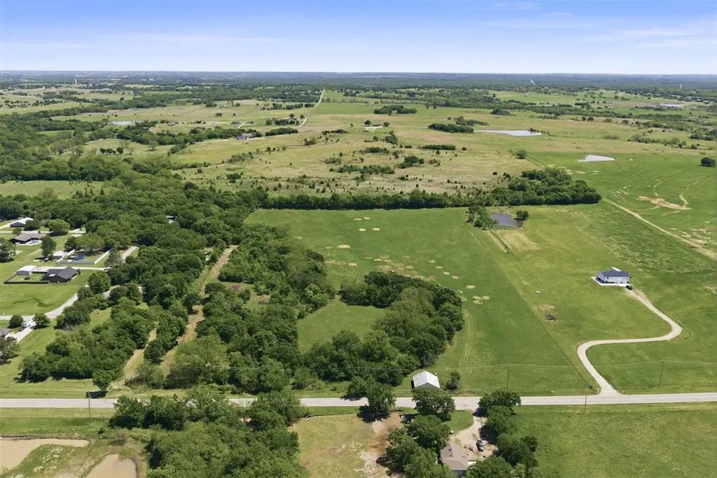 N 3320 Road, Davis