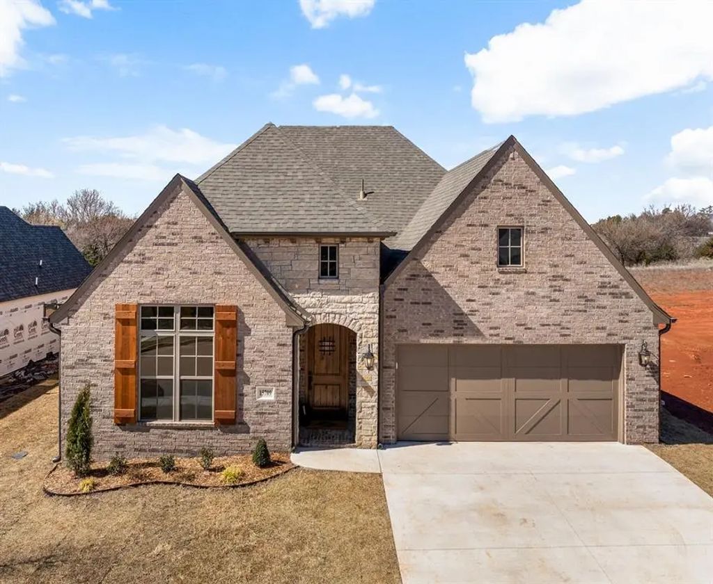 15709 Flora Avenue, Edmond