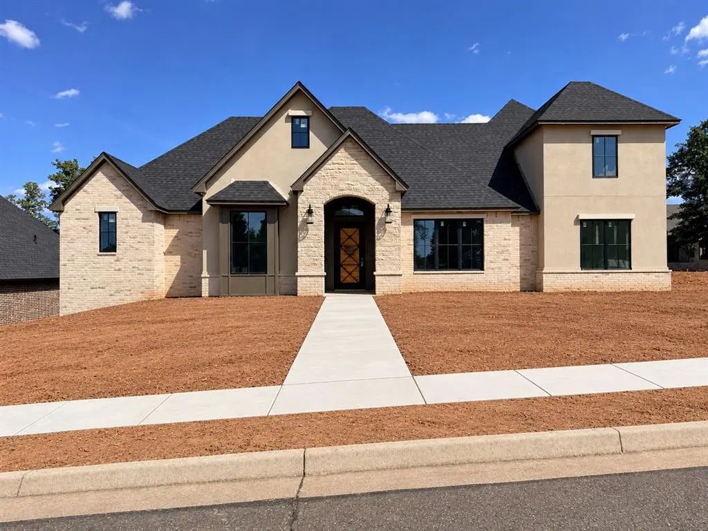3024 Fountain Creek Drive, Edmond