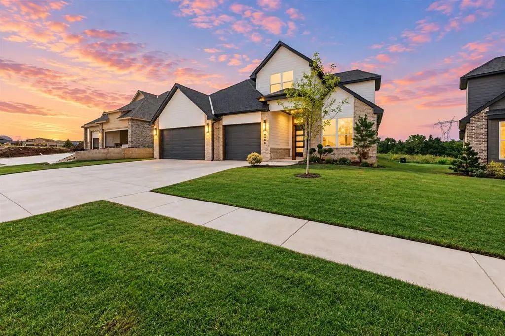 Residential Real Estate for Sale located in the neighborhood of Twin Silos, in the city of Edmond, OK