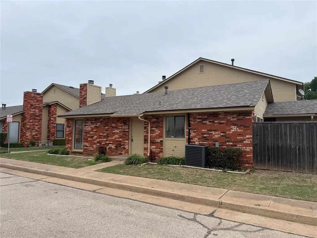 1113 Sequoyah Street F, Edmond