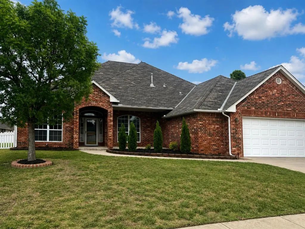 16700 Brewster Lane, Edmond