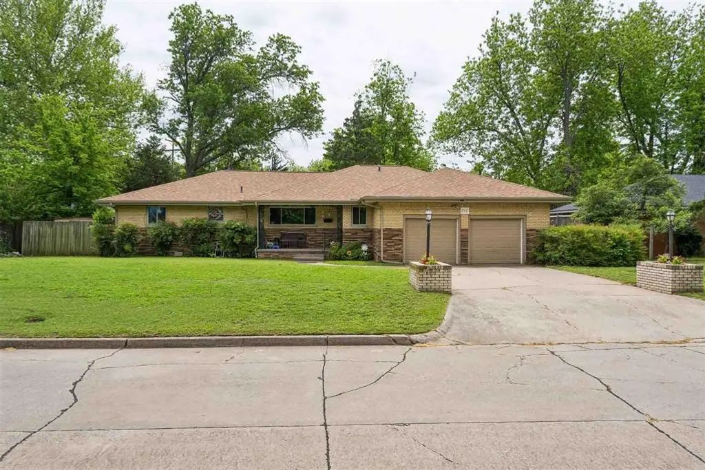 111 Crestmont Avenue, Norman