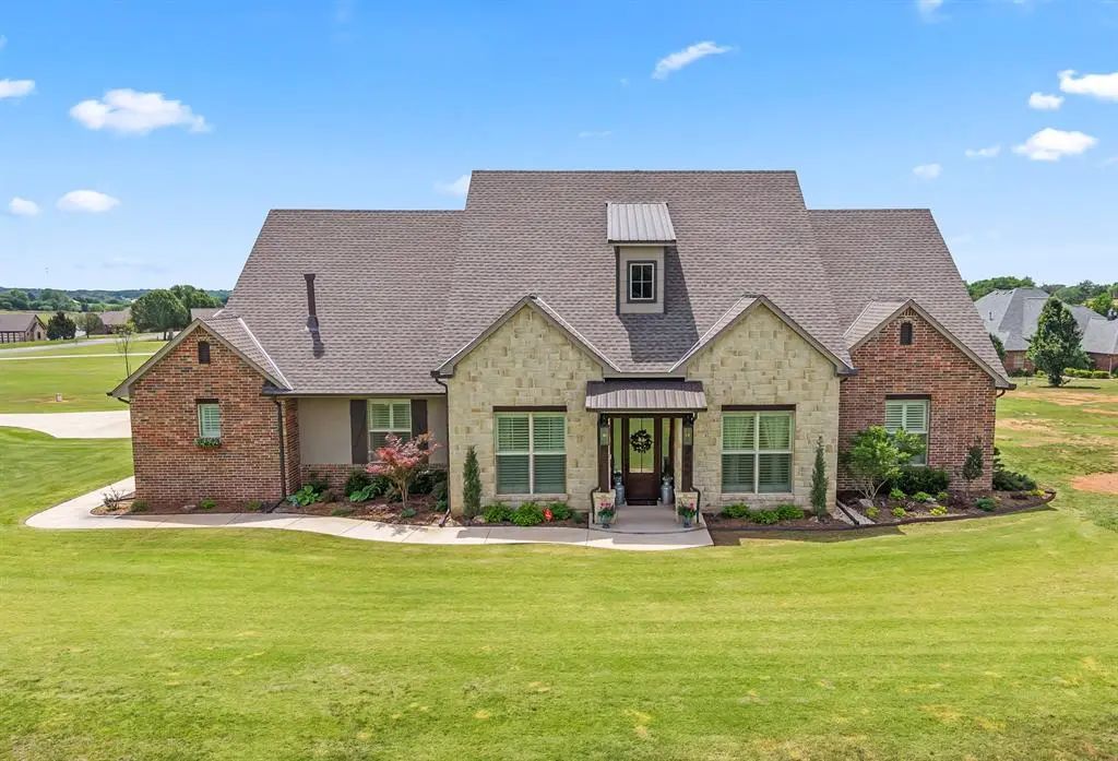 Residential Real Estate for Sale located in the neighborhood of Timberlake, in the city of Blanchard, OK