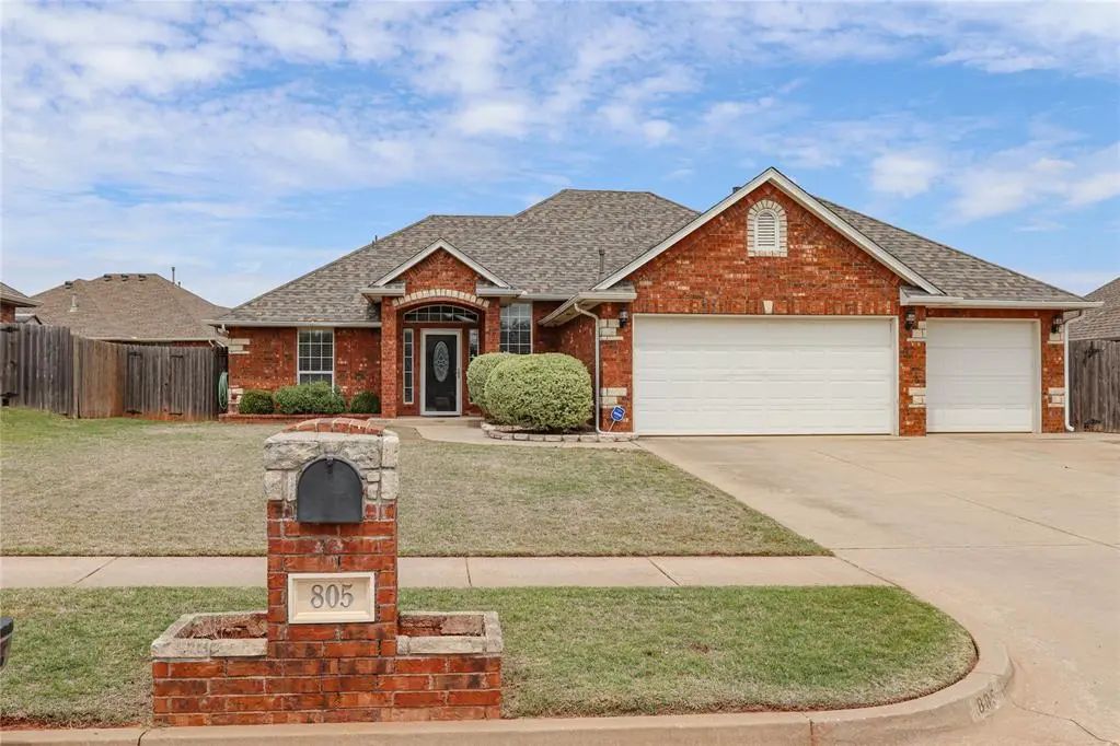 Residential Real Estate for Sale located in the neighborhood of Windmill Estates Ph I, in the city of Mustang, OK