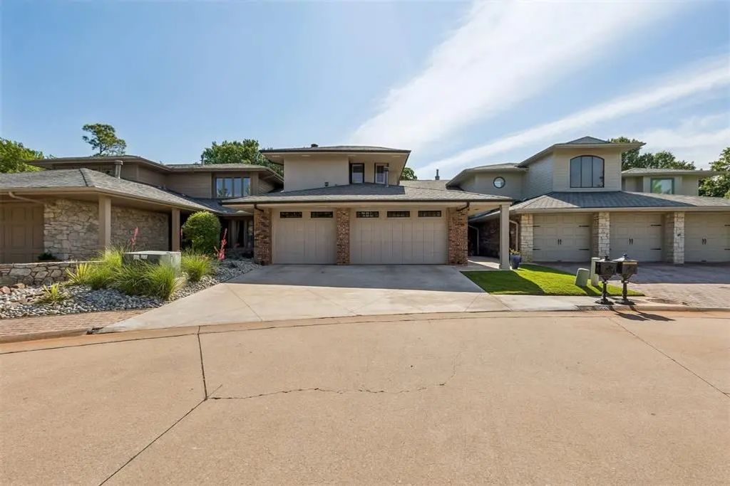 6128 Stonegate Place, Edmond