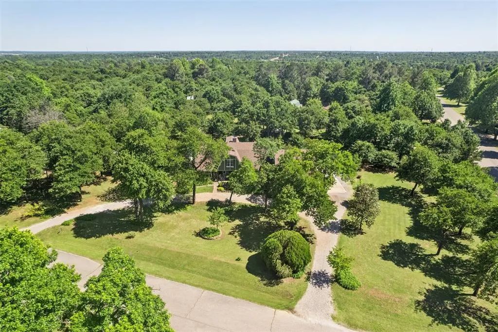 3824 Smoking Oaks Drive, Oklahoma City