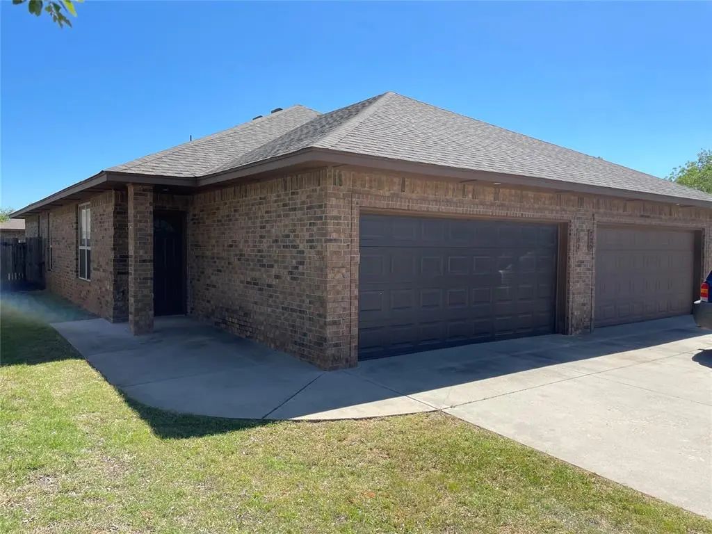 700 Ne 20th Terrace, Newcastle, OK, 73065 For Sale