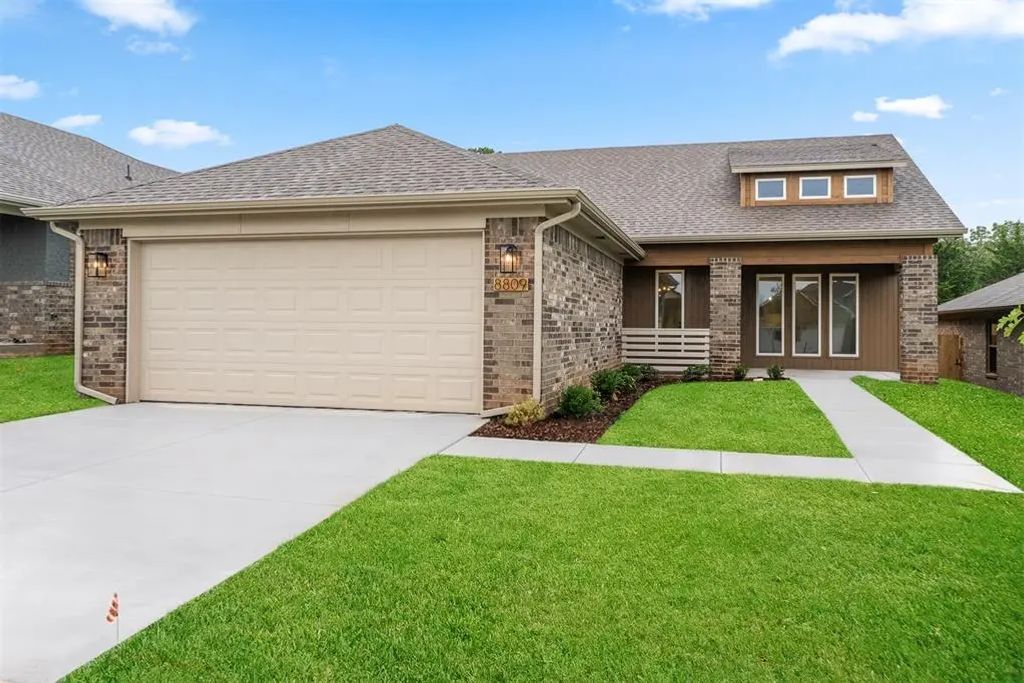 8809 Spruce Street, Edmond