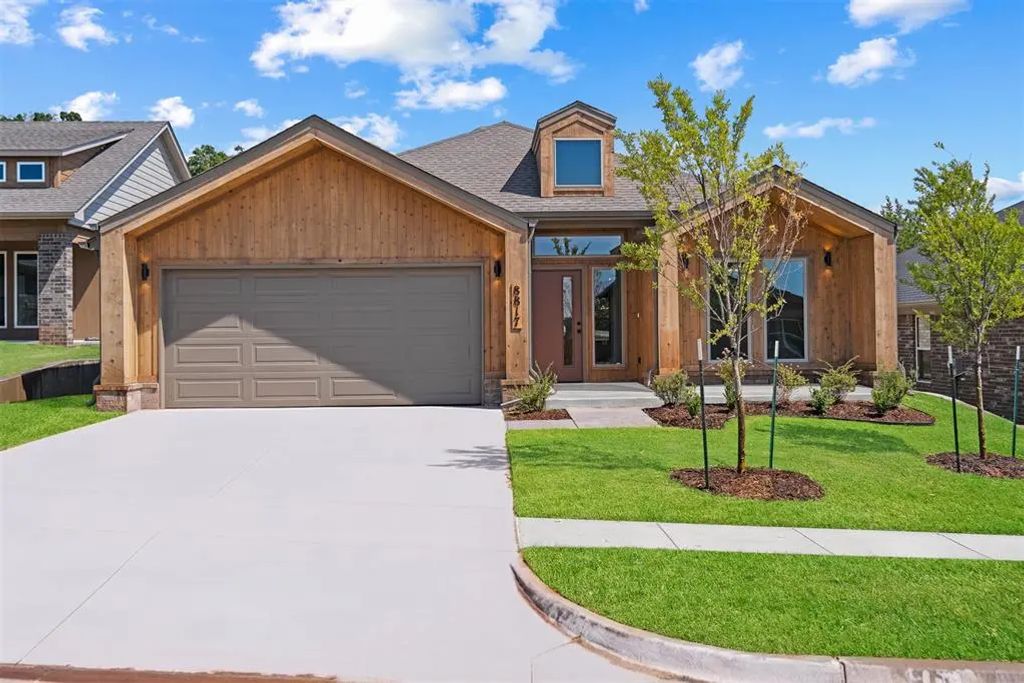 8817 Spruce Street, Edmond