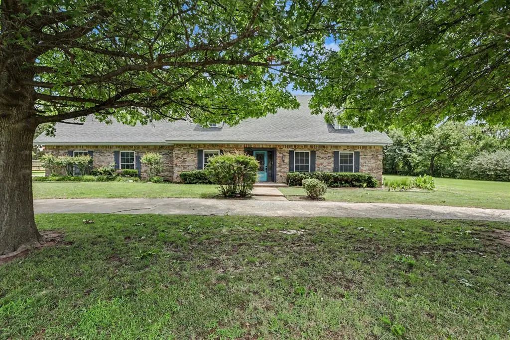 Residential Real Estate for Sale located in the neighborhood of Arrowhead Hills 6th, in the city of Edmond, OK