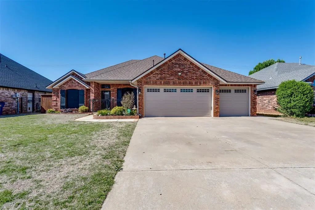 821 W Cabillo Way, Mustang, OK, 73064 For Sale