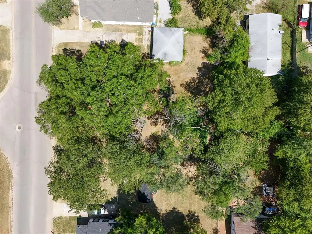 1201 N Center Avenue, Shawnee