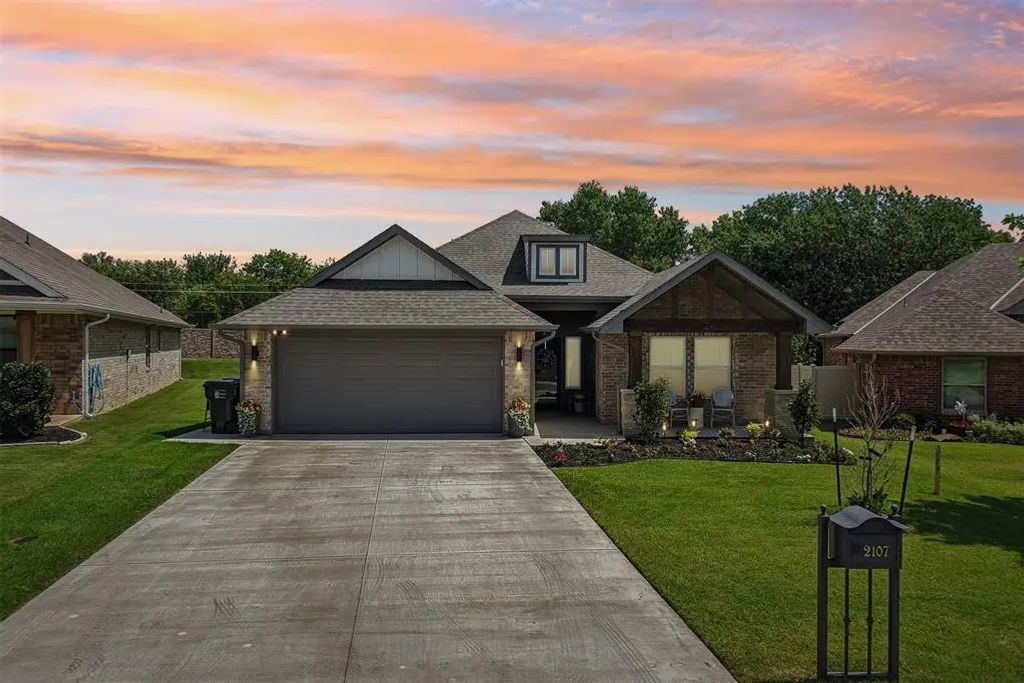 2107 Turtle Creek Way, Norman