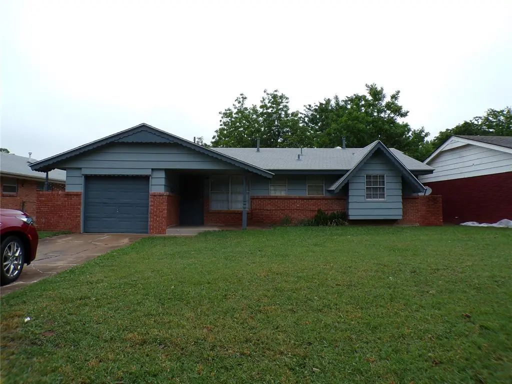 Residential Real Estate for Sale located in the neighborhood of South Gate, in the city of Moore, OK