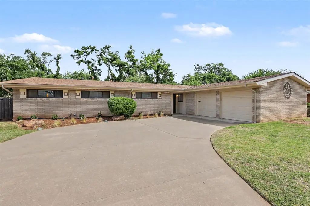 2421 Nw 59th Street, Oklahoma City