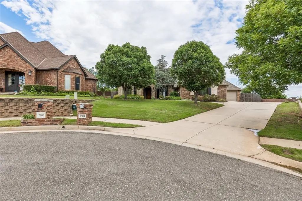 2901 Alyssum Court, Edmond