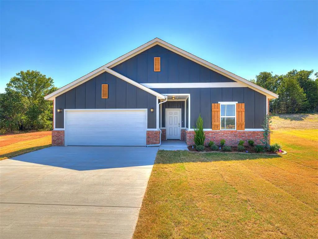 Residential Real Estate for Sale located in the neighborhood of Buck Crossing, in the city of Guthrie, OK