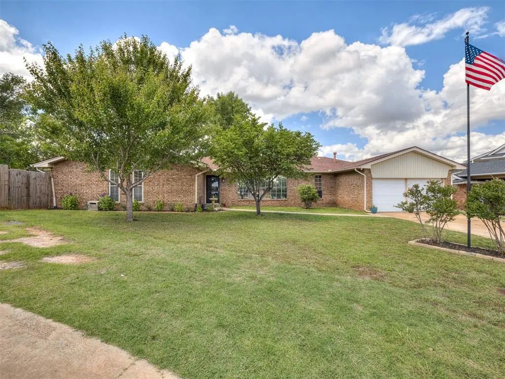 7329 Crown Point Road, Oklahoma City