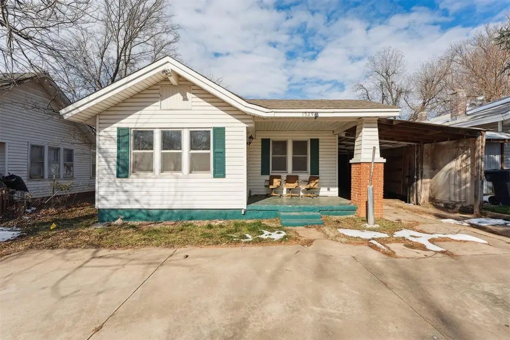 Oklahoma City Homes for Sale in the neighborhood of Avey & Wetzel in the Zipcode of 73106