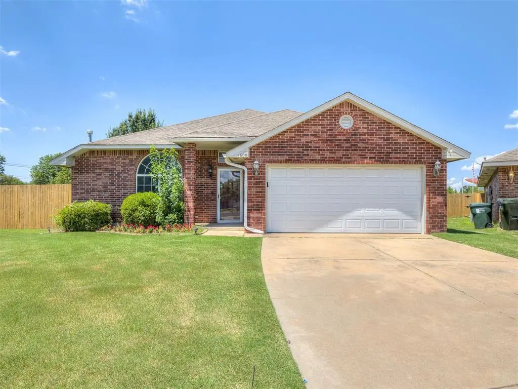 1600 Hazelwood Drive, Norman