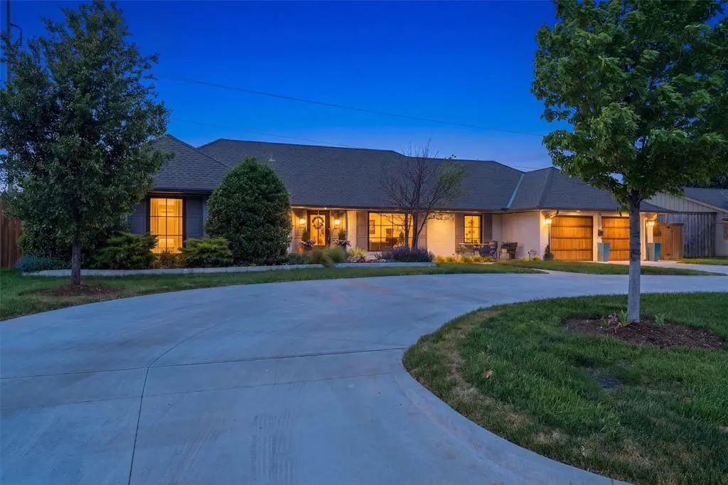 Residential Real Estate for Sale located in the neighborhood of Lakehurst, in the city of Oklahoma City, OK