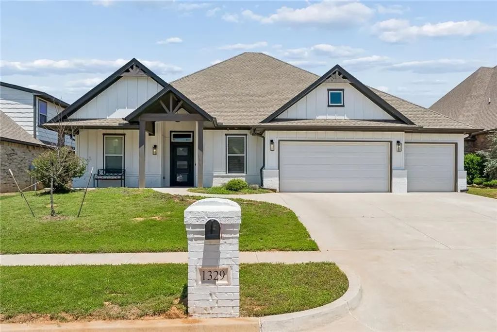1329 Monterey Drive, Norman