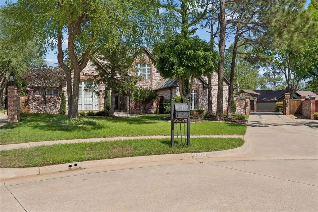 4601 Westbury Court, Norman