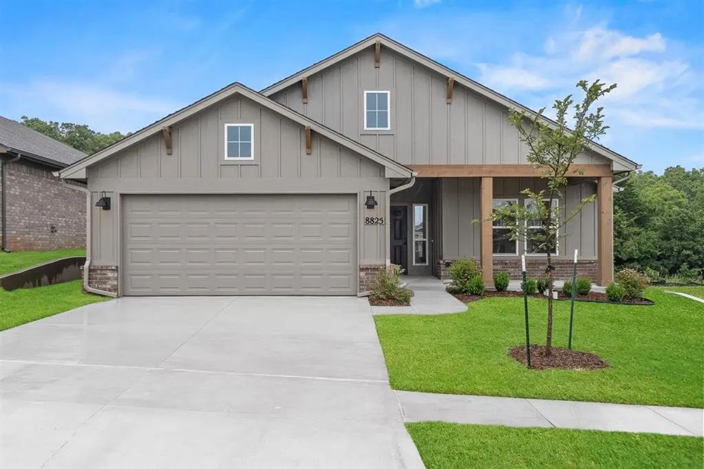 8825 Spruce Street, Edmond