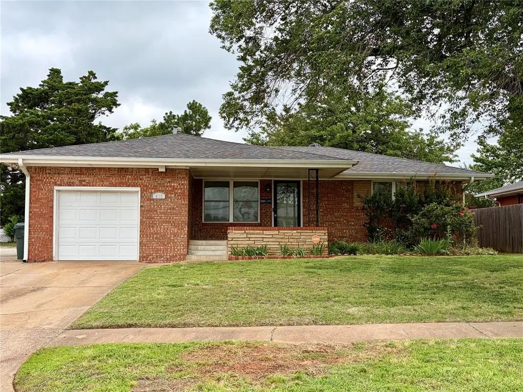 Residential Real Estate for Sale located in the neighborhood of Harr Julian Rep, in the city of Midwest City, OK
