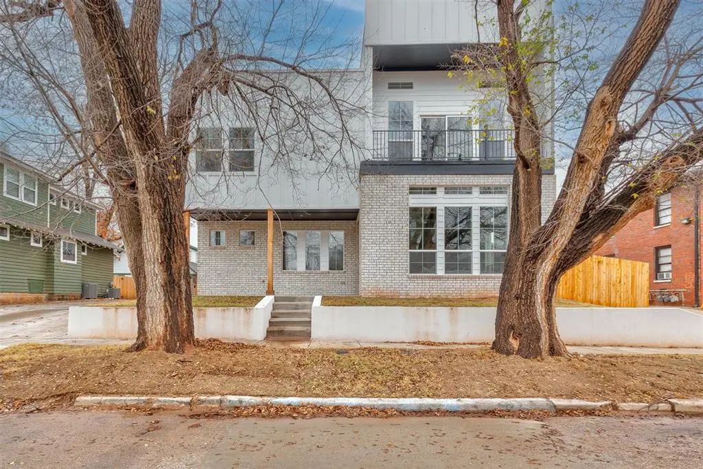 1705 Nw 11th Street, Oklahoma City