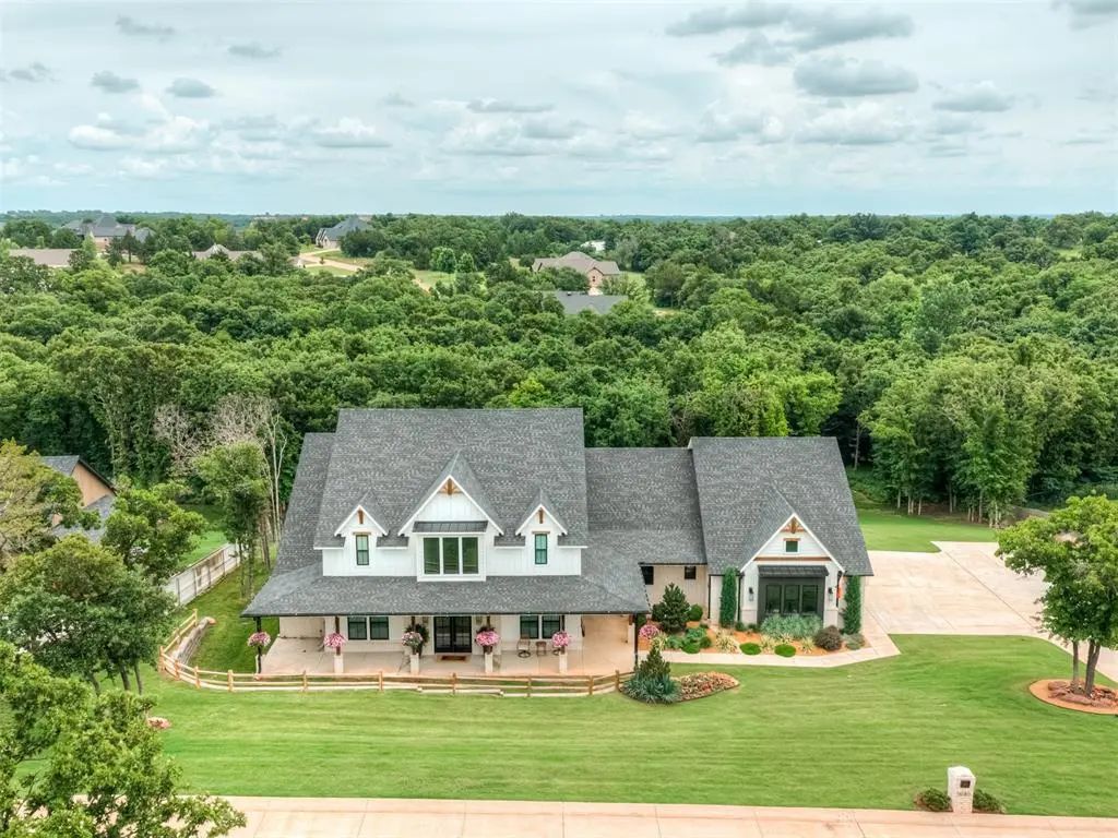 Residential Real Estate for Sale located in the neighborhood of Walnut Creek, in the city of Arcadia, OK