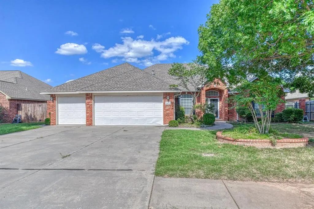 2821 Stonebridge Court, Norman