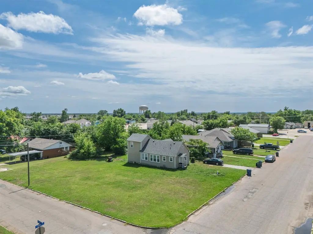 401 W Midland Street, Shawnee