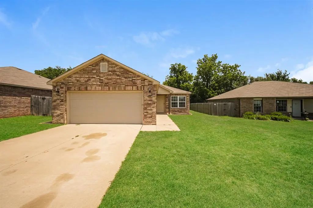 Residential Lease Real Estate for Sale located in the neighborhood of Bradford Place V, in the city of Newcastle, OK