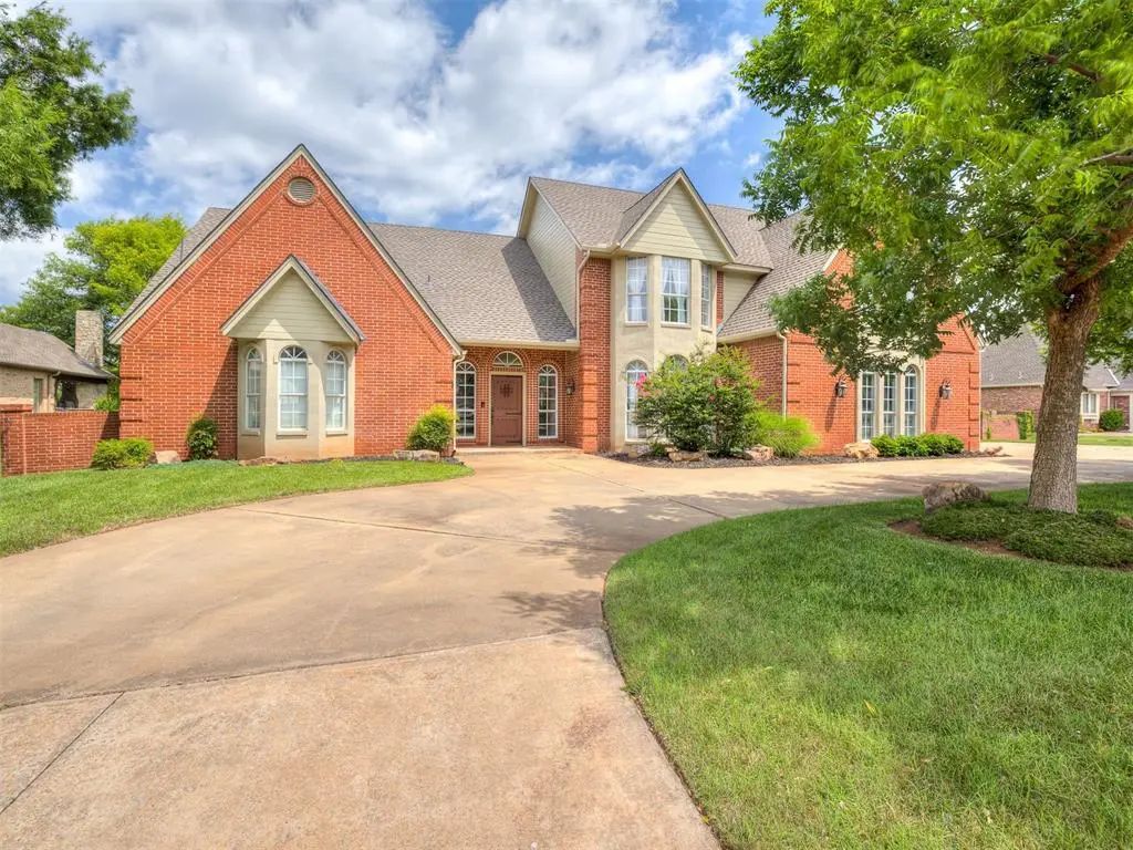 5621 Oak Tree Road, Edmond