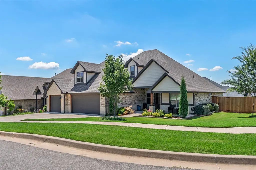 812 Fox Hollow Street, Norman