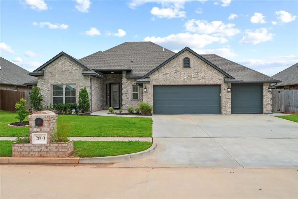 Residential for Sale by 2600 Summit Crossing Parkway in the Norman, located in the neighborhood of Summit Lakes Sec 11