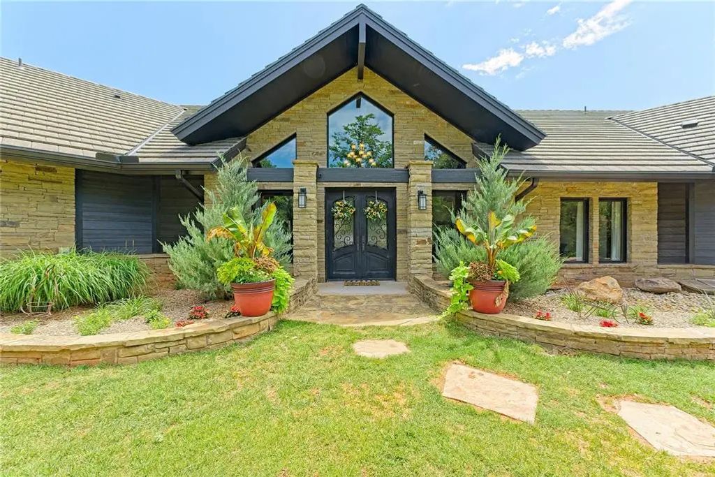 1051 Rockland Ridge, Norman