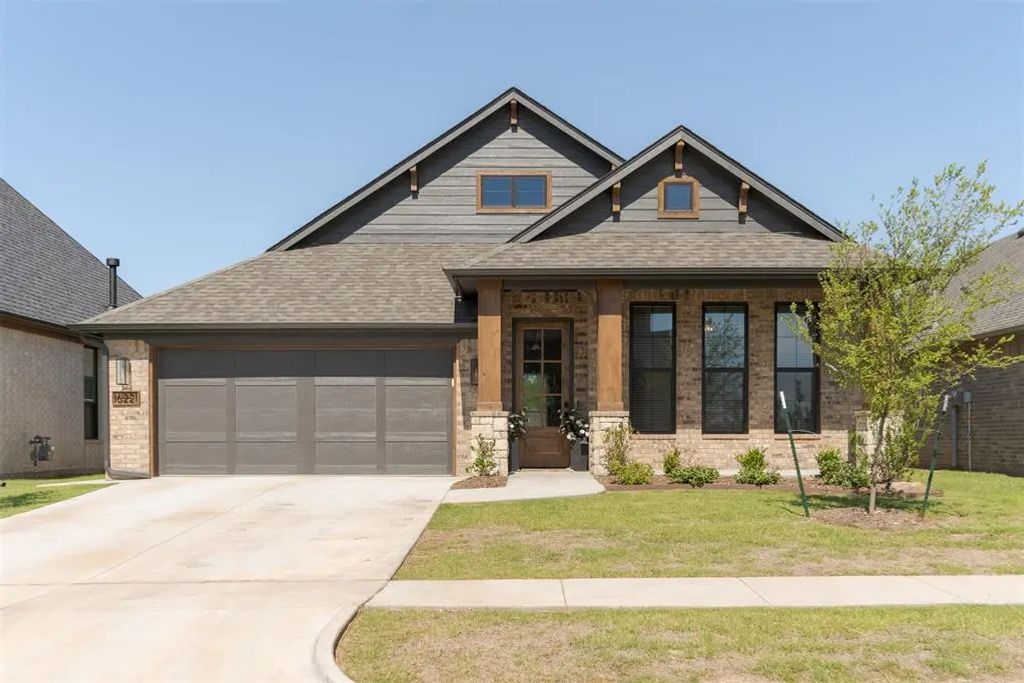 16221 Blackberry Farm Road, Edmond