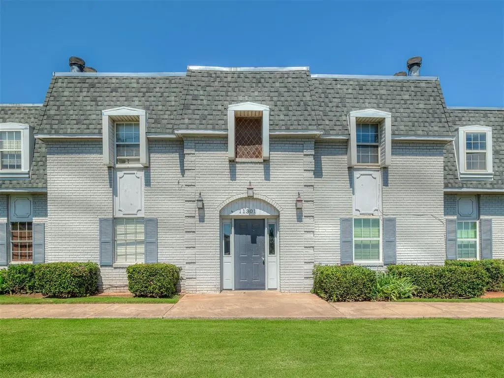 Residential Real Estate for Sale located in the neighborhood of The Barrington, in the city of Oklahoma City, OK